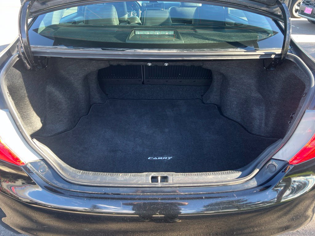 Used 2012 Toyota Camry SE FWD image 18