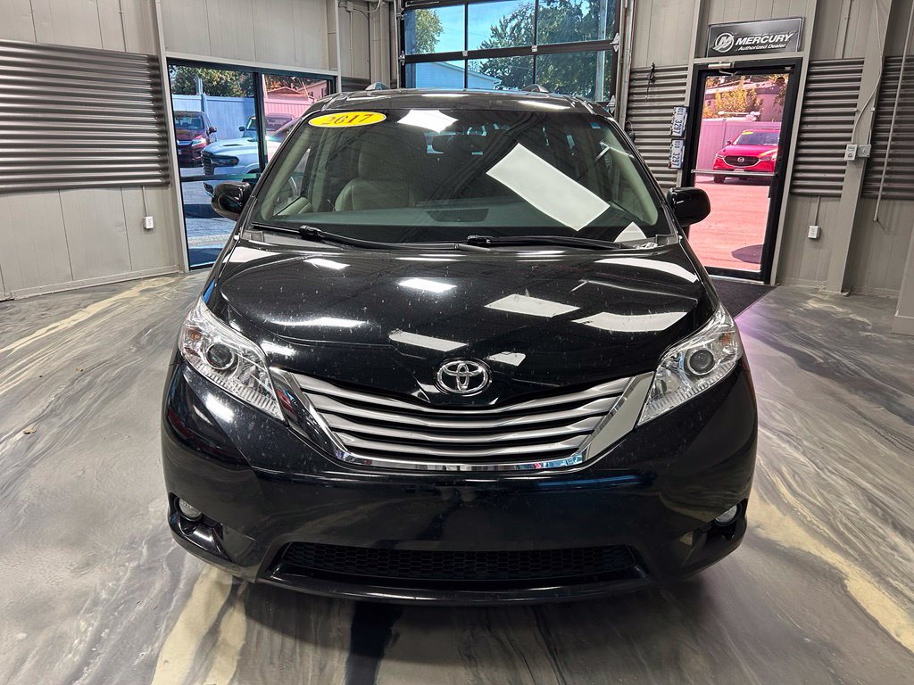 Used 2017 Toyota Sienna XLE FWD image 41
