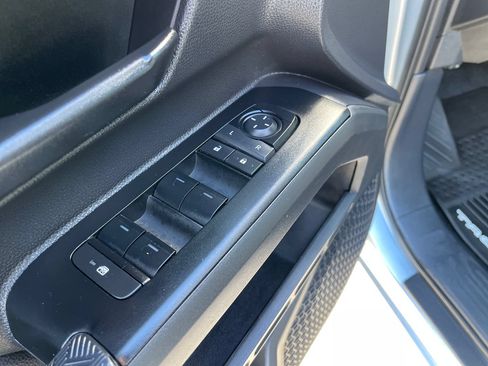 Certified 2025 Toyota Tacoma SR AWD/4WD image 12