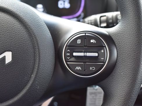 Used 2025 Kia Soul LX FWD image 23