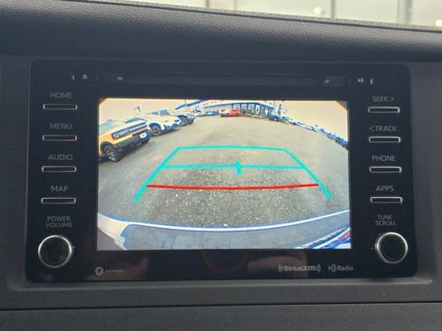 Used 2020 Toyota Sienna SE image 36