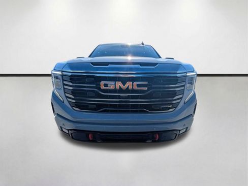 Used 2024 GMC Sierra 1500 AT4 w/ Technology Package AWD/4WD image 8
