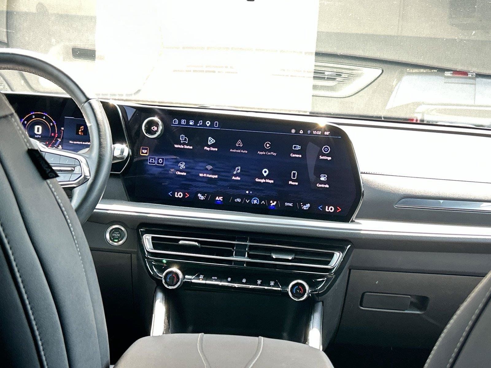 Used 2025 Chevrolet Traverse LT FWD image 20