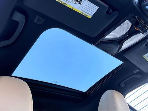 Used 2019 BMW 330i xDrive 330i xDrive w/ Driving Assistance Package image 14