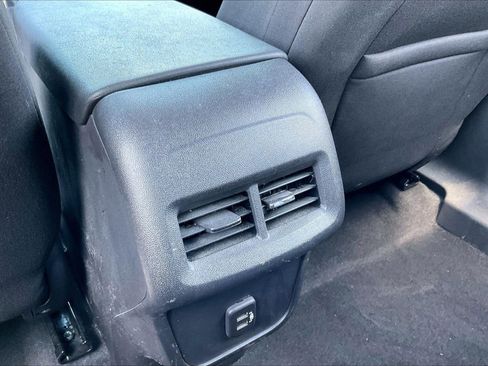 Used 2022 Chevrolet Equinox LS FWD image 32