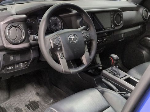 Used 2023 Toyota Tacoma TRD Off-Road w/ TRD Premium Off Road Package image 10