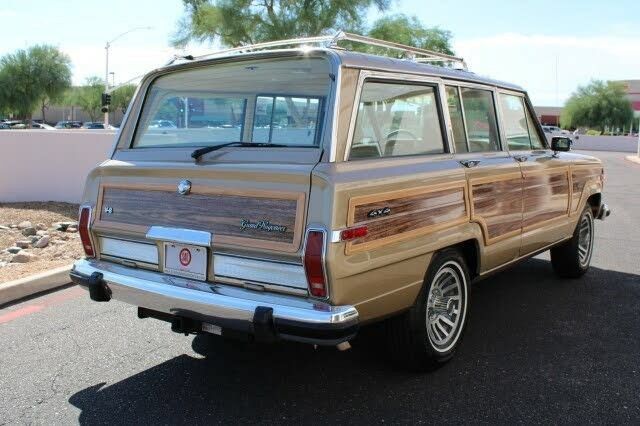 Used 1990 Jeep Grand Wagoneer AWD/4WD image 4