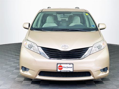 Used 2011 Toyota Sienna LE w/ Towing Pkg FWD image 2