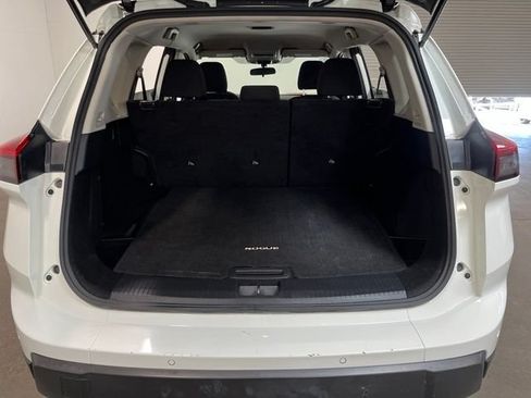 Used 2024 Nissan Rogue S FWD image 17
