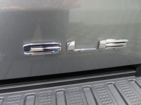 Used 2025 GMC Sierra 1500 SLE image 44