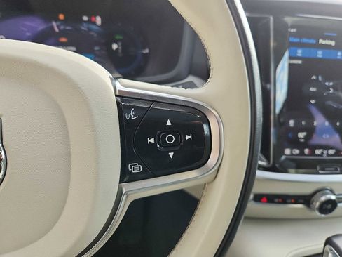 Certified 2023 Volvo S60 T8 Plus image 20