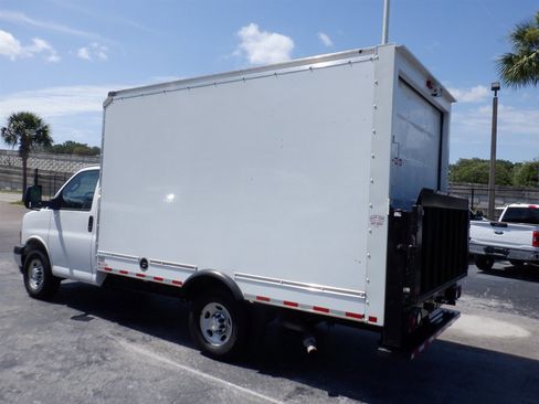 Used 2020 Chevrolet Express 3500 w/ Power Convenience Package RWD image 3