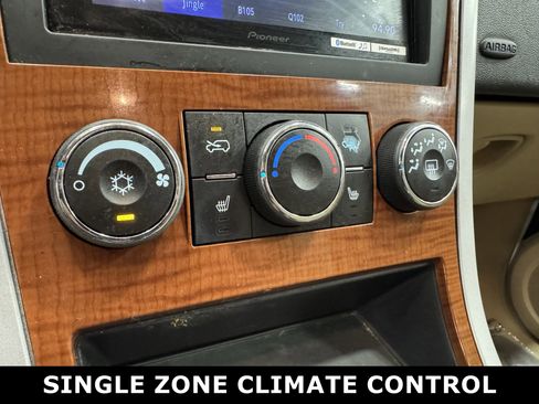 Used 2008 Chevrolet Equinox LTZ image 7