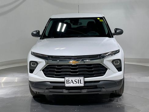 Used 2025 Chevrolet TrailBlazer LS w/ LS Convenience Package FWD image 9
