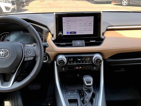 Used 2024 Toyota RAV4 XLE Premium image 7