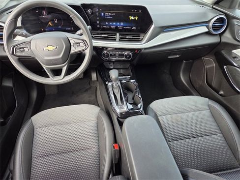 Certified 2025 Chevrolet Trax LT image 15