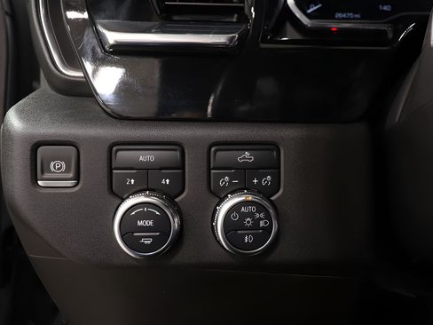 Used 2024 GMC Sierra 1500 Elevation w/ Preferred Package AWD/4WD image 18
