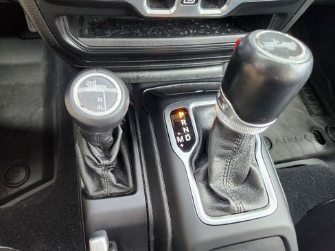 Used 2020 Jeep Wrangler Unlimited Sahara AWD/4WD image 53