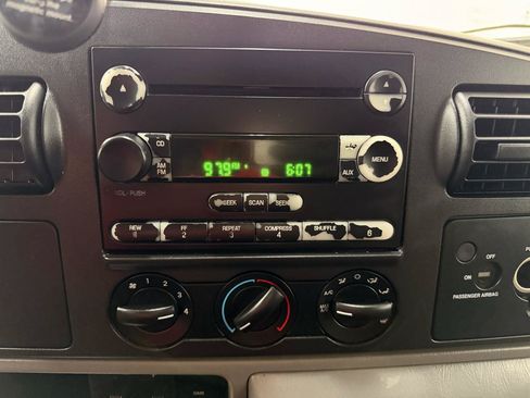 Used 2005 Ford F250 Lariat RWD image 23