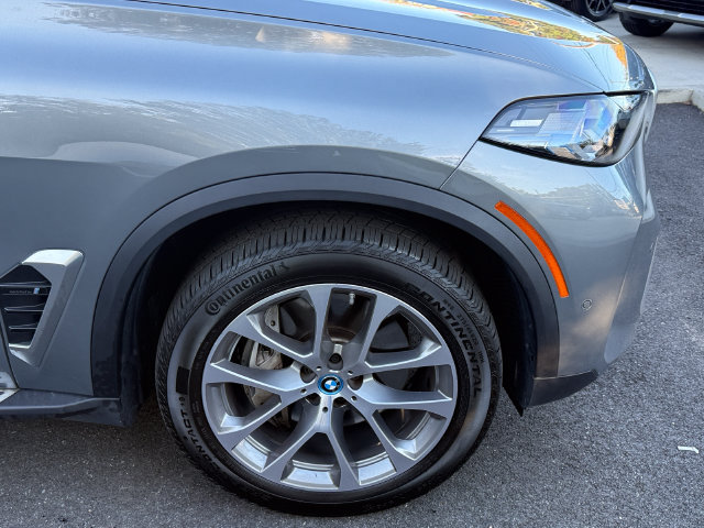 Certified 2024 BMW X5 xDrive50e w/ Premium Package AWD/4WD image 9