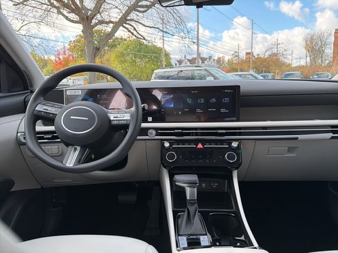 New 2026 Hyundai Tucson SEL image 18