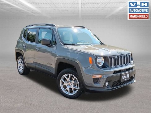 Used 2022 Jeep Renegade Latitude w/ Convenience Group AWD/4WD image 2