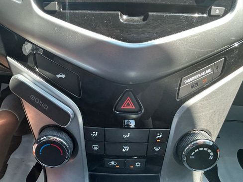 Used 2016 Chevrolet Cruze LT FWD image 37