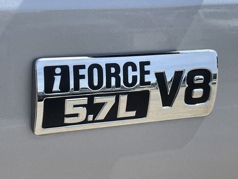 Used 2016 Toyota Tundra SR5 w/ SR5 Upgrade Package image 28