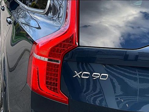 Certified 2023 Volvo XC90 B6 Plus w/ Protection Package Premier AWD/4WD image 28