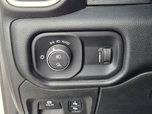 Used 2022 RAM 1500 Big Horn AWD/4WD image 19