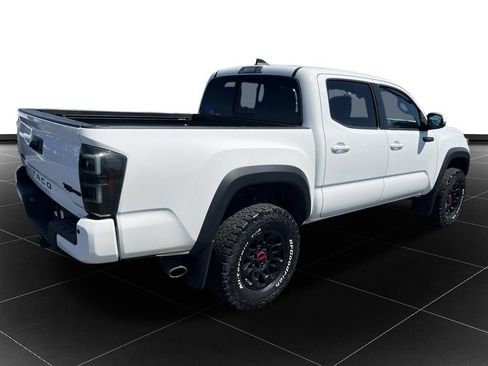 Used 2019 Toyota Tacoma TRD Pro AWD/4WD image 5