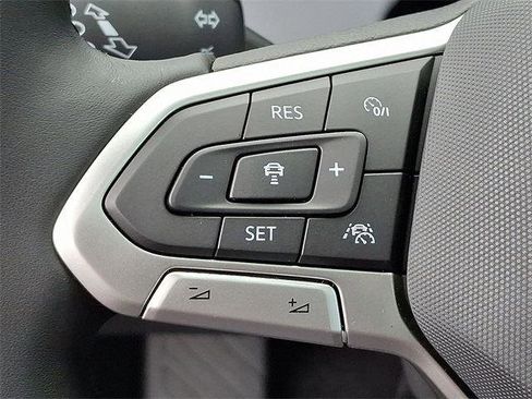 New 2025 Volkswagen Jetta SEL image 19