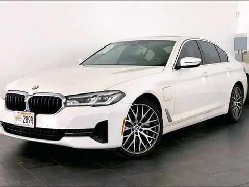 Used 2021 BMW 530e w/ Premium Package RWD image 1