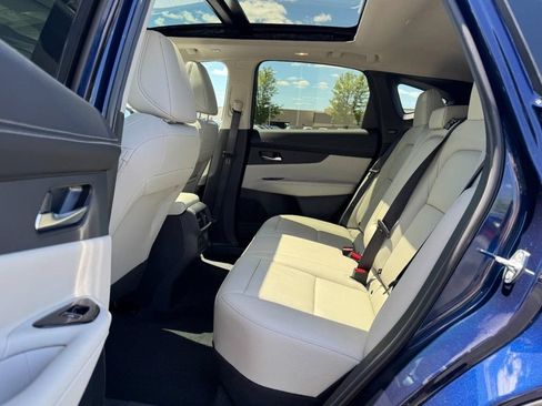Used 2025 Nissan Murano SL AWD/4WD image 10