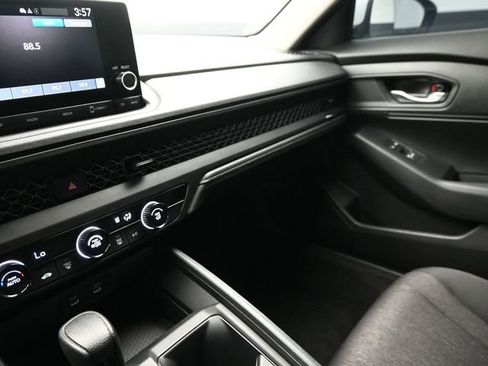 Used 2025 Honda Accord LX image 28