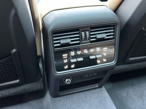 New 2026 Porsche Cayenne E-Hybrid Coupe AWD/4WD image 15