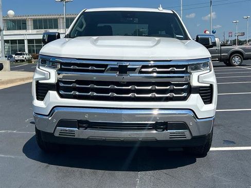 Used 2022 Chevrolet Silverado 1500 LTZ image 3
