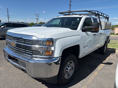 Used 2017 Chevrolet Silverado 2500 W/T w/ WT Convenience Package AWD/4WD image 2