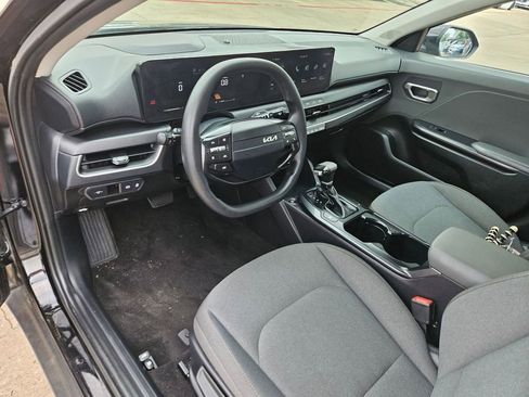 Used 2025 Kia K4 FWD image 13