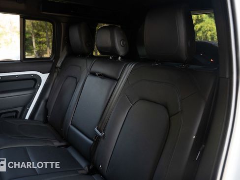 Used 2023 Land Rover Defender 110 V8 image 32