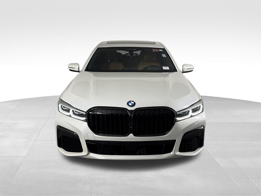 Used 2022 BMW 750i xDrive w/ Luxury Rear Seating Package AWD/4WD image 3