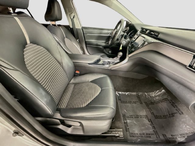 Used 2020 Toyota Camry SE w/ Carpet Mat Package FWD image 25