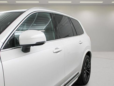 Used 2026 Volvo XC90 B5 Plus w/ Protection Package Premier AWD/4WD image 30