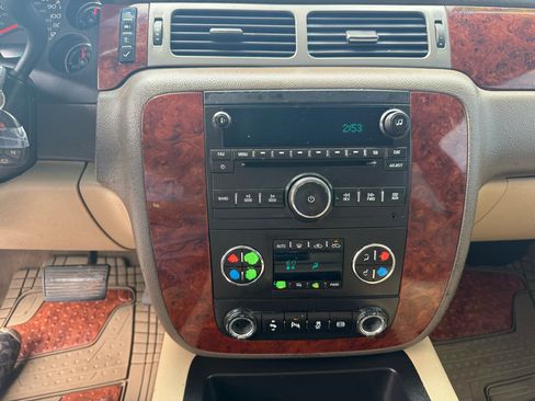 Used 2014 Chevrolet Silverado 2500 LTZ w/ LTZ Plus Package image 22