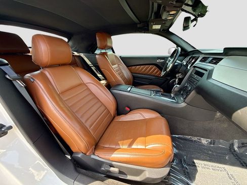 Used 2013 Ford Mustang GT Premium w/ Security Pkg RWD image 14