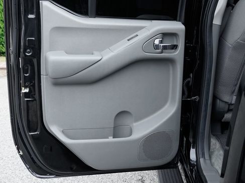Used 2017 Nissan Frontier SV w/ SV Value Truck Package RWD image 31