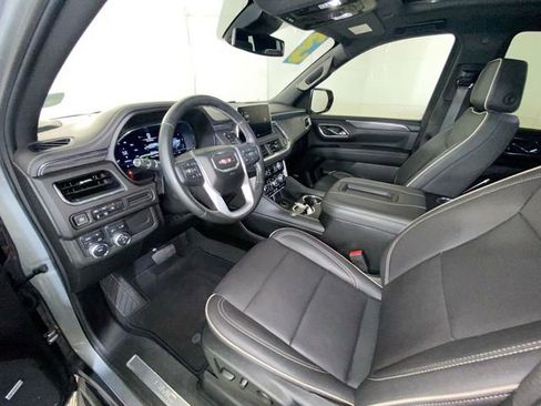 Used 2023 GMC Yukon SLT w/ SLT Luxury Package AWD/4WD image 27