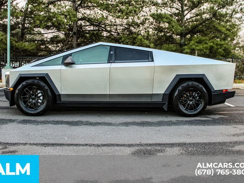 Used 2025 Tesla Cybertruck AWD Crew Cab image 6