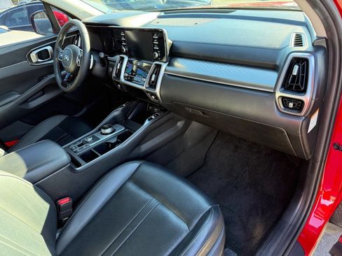 Used 2021 Kia Sorento EX image 14