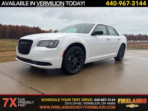 Used 2022 Chrysler 300 Touring w/ Sport Appearance Package image 1